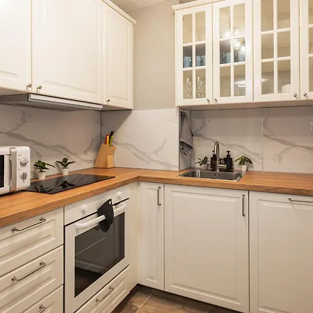 Family - 3 Bedrooms Apartman Várna