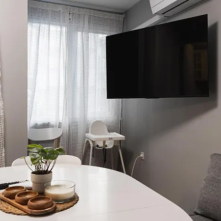 Family - 3 Bedrooms Apartman Várna