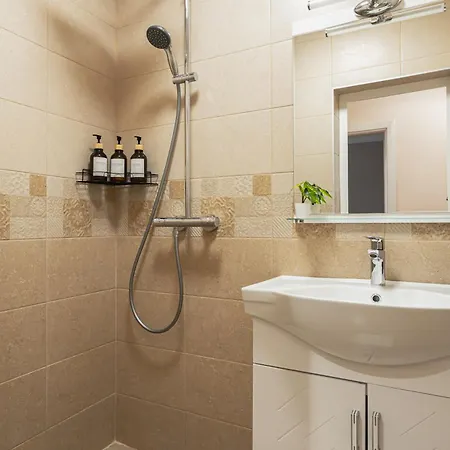 Family - 3 Bedrooms Apartman *